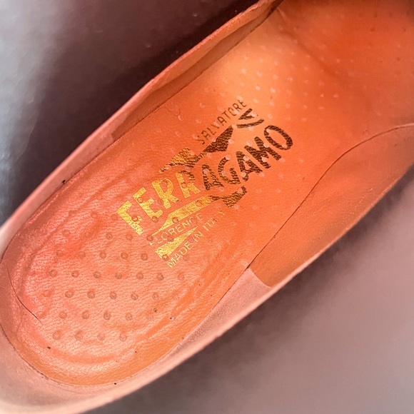 Salvatore Ferragamo Leather Pull On Chelsea Ankle Boots - Picture 3 of 11